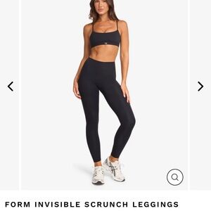 Black Form-Fitting High-Waisted Leggings